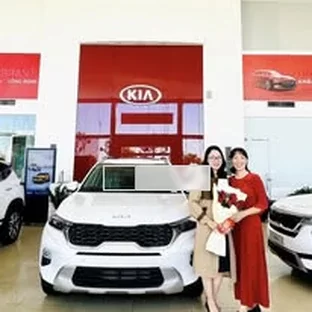 Hoạt động tư vấn và giao xe Kia tại Quảng Ninh 6